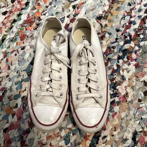Converse Low Top Shoes, Size 8, Slightly used